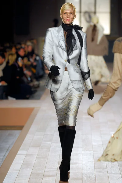 Look 49